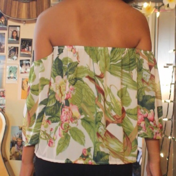 Floral Off The Shoulder Top - Picture 7 of 8